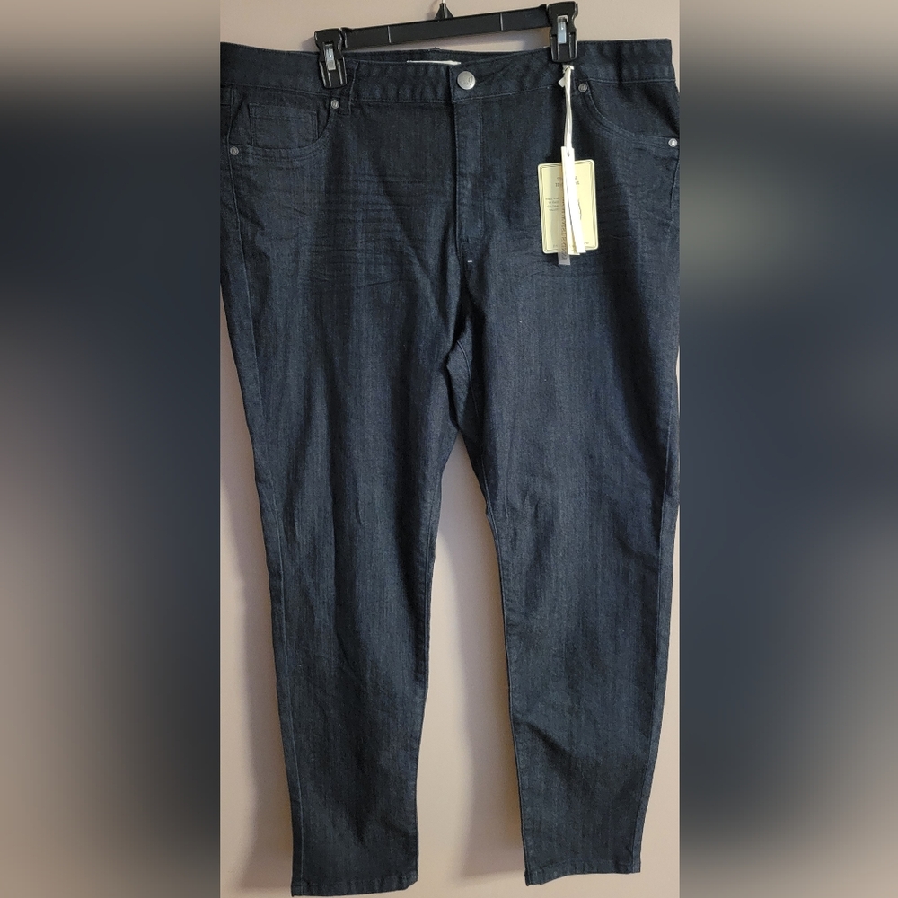 New D. Jeans New York dark wash size 22